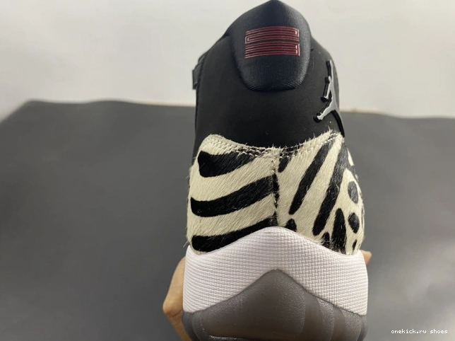 Rep 11 AR0715-010 ANIMAL AIR INSTINCT JORDAN 0629
